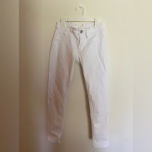 White skinny jeans.